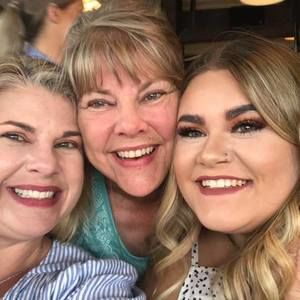 Meet your Posher, Andrea